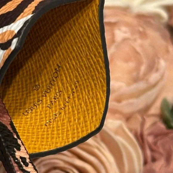 Louis Vuitton Limited Jungle Collection Luggage Tag Lanyard Keyring - Picture 3 of 8